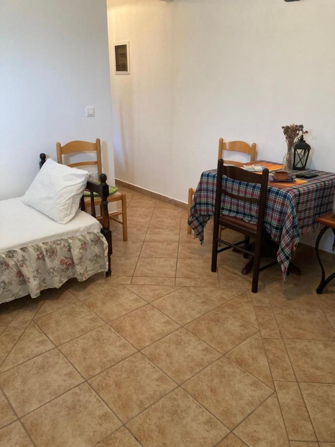 Agkyra Rooms Aladhinon Exterior foto