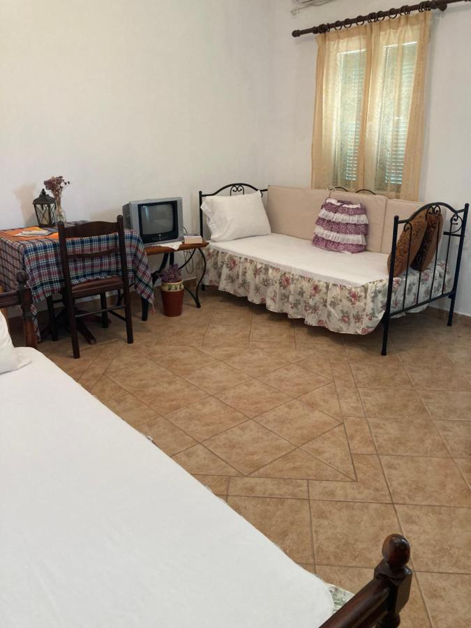 Agkyra Rooms Aladhinon Exterior foto